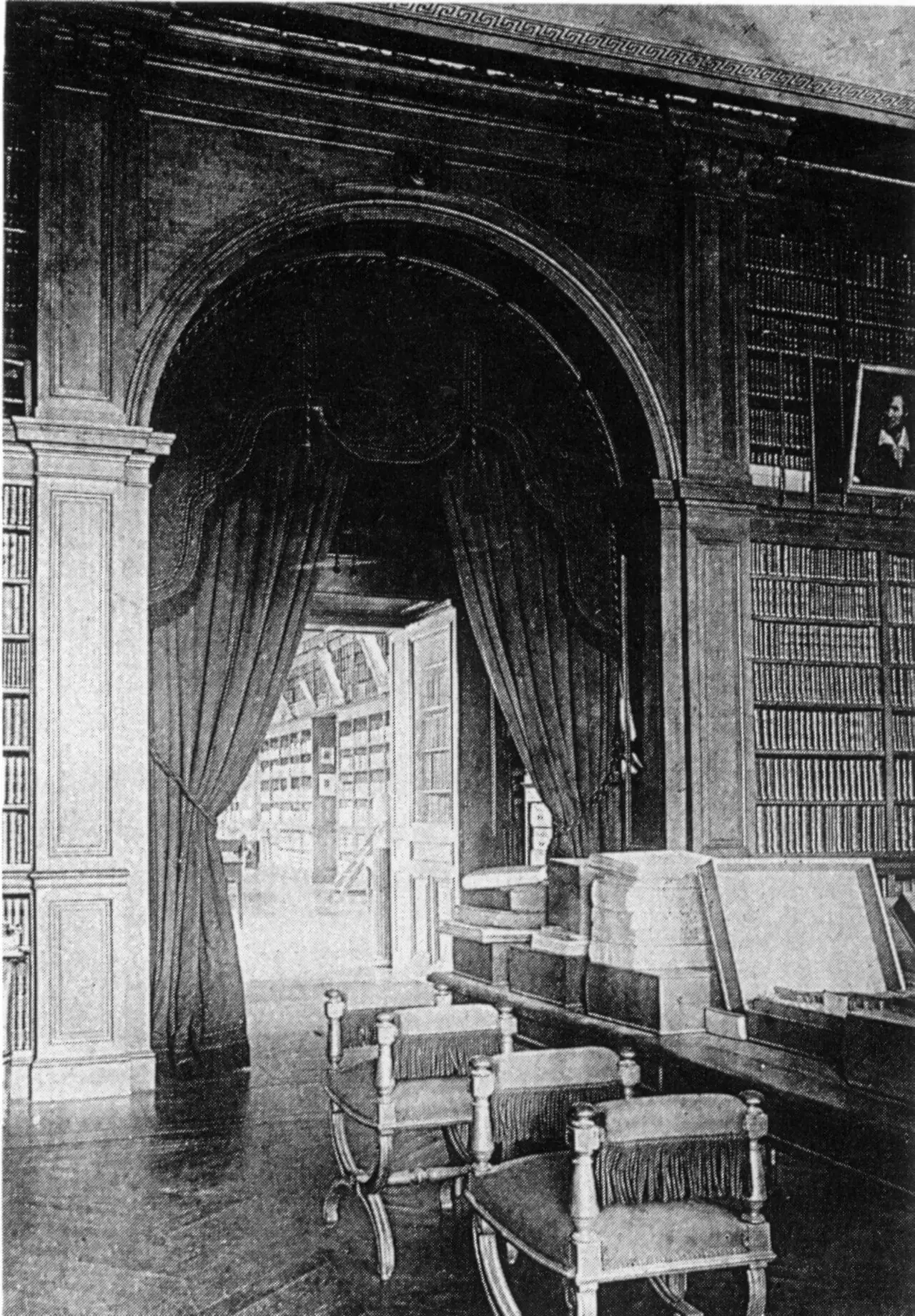Vue intérieure de la salle Rayer à la bibliothèque municipale de Caen
